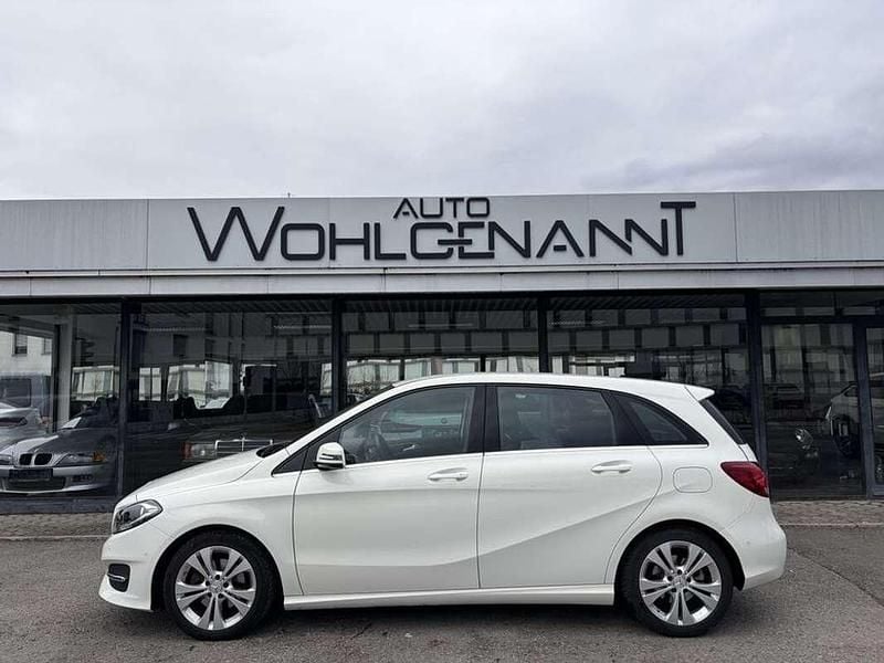 Gebraucht Mercedes B180 122 PS (89 kW) 2016 Weiß Van / Kleinbus