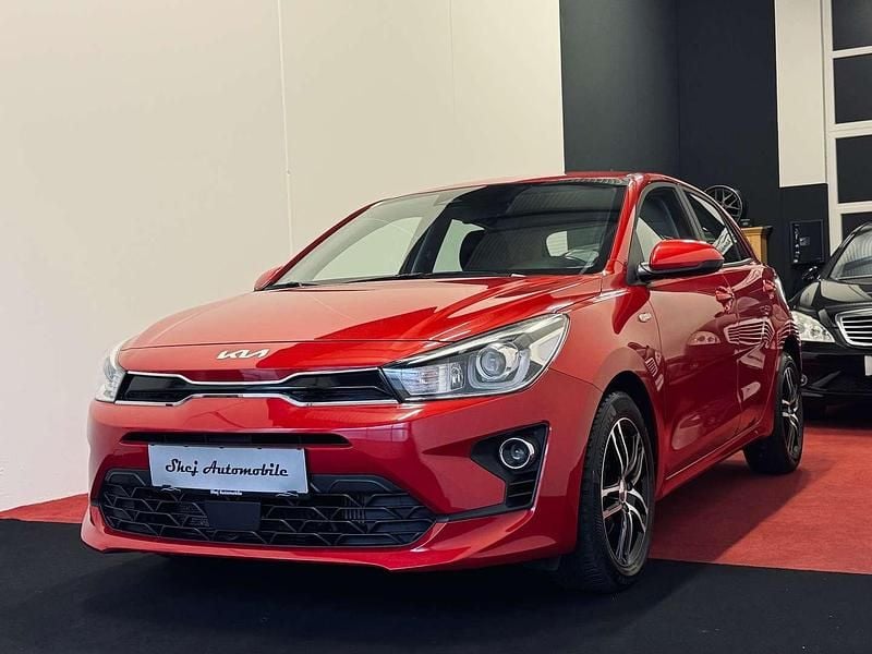 Rot Gebraucht 2022 Kia Rio Silver Limousine | € 13.490 (Fairer Preis) - Bild 1/4