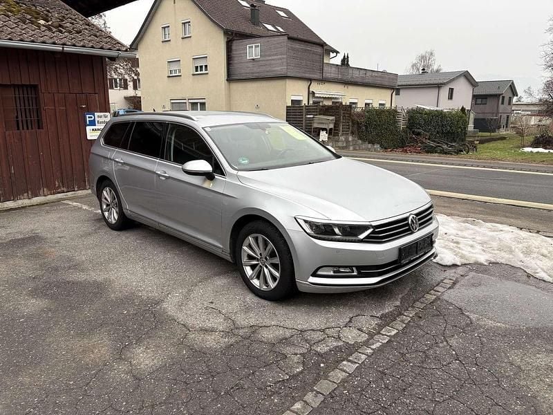 Silber Gebraucht 2018 VW Passat Highline Limousine | € 16.200 (Fairer Preis) - Bild 1/4