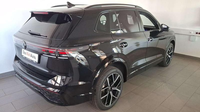 Neu VW Tiguan Sport 204 PS (150 kW) 2025 Schwarz  metallic SUV