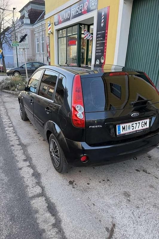 Gebraucht Ford Fiesta Ambiente 69 PS (50 kW) 2007 Kleinwagen