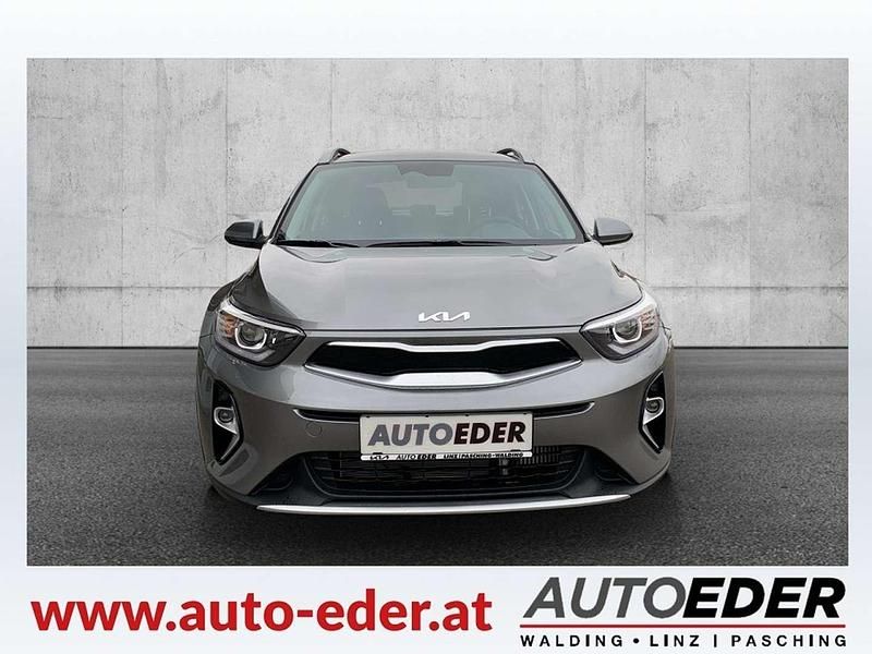 Gebraucht Kia Stonic Silver 101 PS (74 kW) 2025 Grau SUV