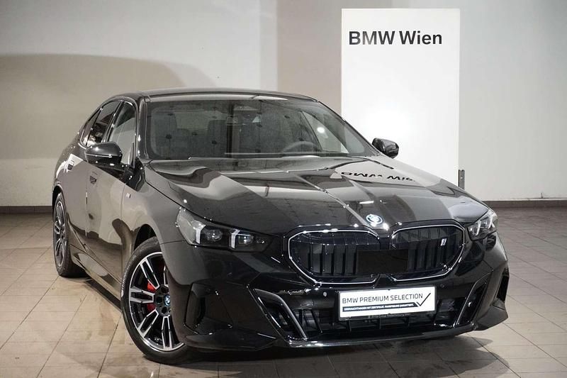 Schwarz Gebraucht 2024 BMW i5 Shadowline Limousine | € 56.995 (Guter Preis) - Bild 1/4
