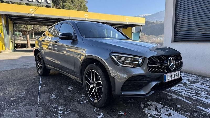Grau Gebraucht 2021 Mercedes GLC300 AMG Coupé | € 44.900 (Fairer Preis) - Bild 1/4