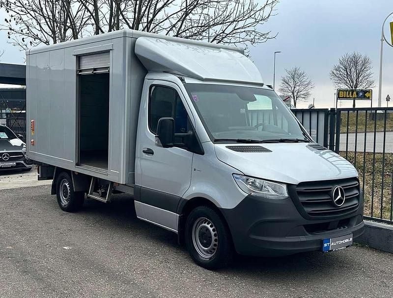 Gebraucht Mercedes Sprinter 163 PS (119 kW) 2021 Grau Van