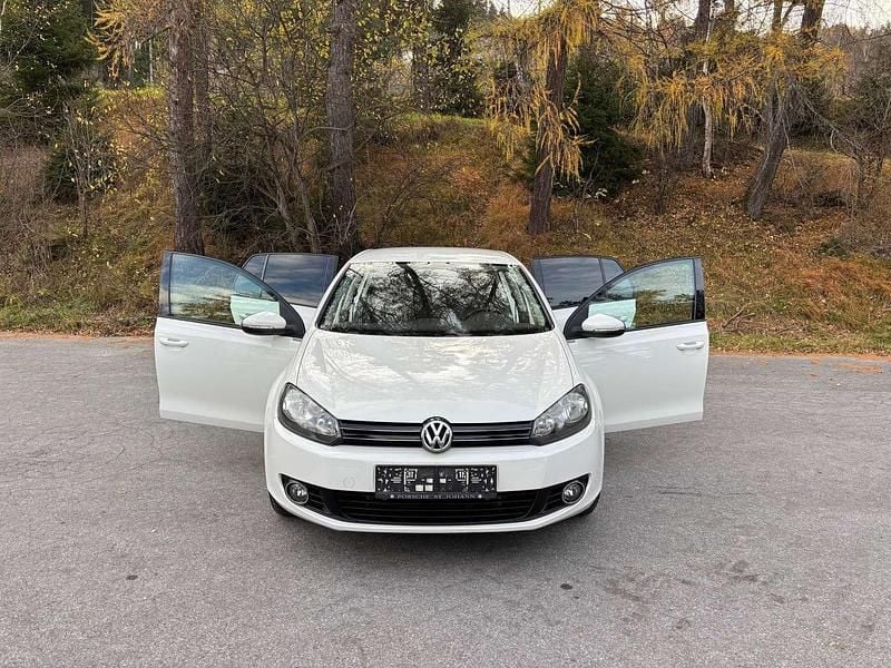 Gebraucht VW Golf VII 105 PS (77 kW) 2012 Weiß Limousine