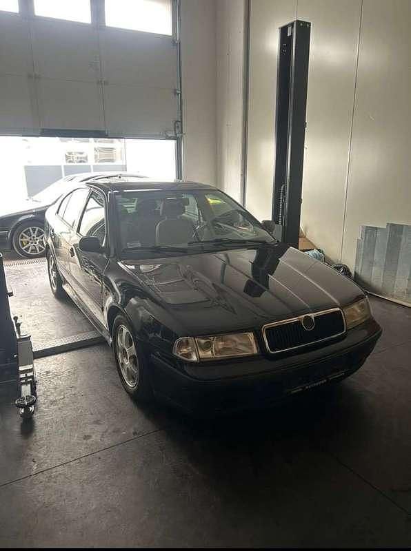 Gebraucht 2000 Skoda Octavia Limousine | € 2.500 - Bild 1/4