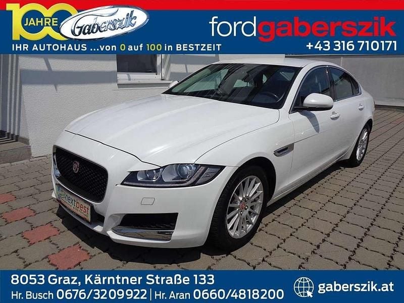 Weiß metallic Gebraucht 2017 Jaguar XF Prestige Limousine | € 16.900 (Teuer) - Bild 1/4
