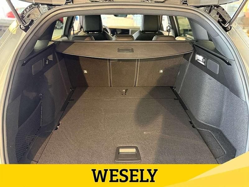 Neu Opel Astra 131 PS (96 kW) 2025 Schwarz Kombi