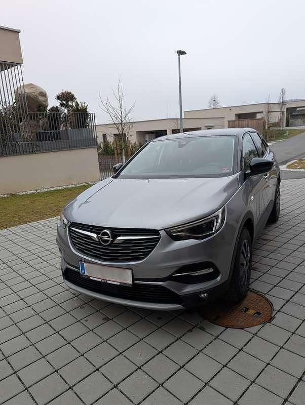 Gebraucht Opel Grandland X Design Edition 131 PS (96 kW) 2018 Silber SUV