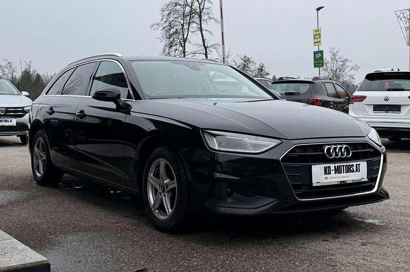 Gebraucht Audi A4 Basis 136 PS (100 kW) 2021 Schwarz Kombi