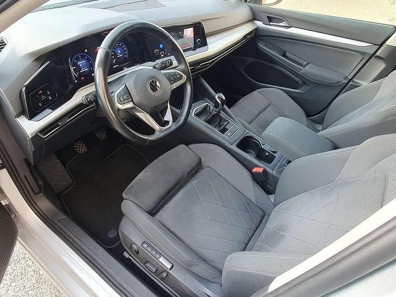 Gebraucht VW Golf VIII Life 116 PS (85 kW) 2021 Silber Limousine
