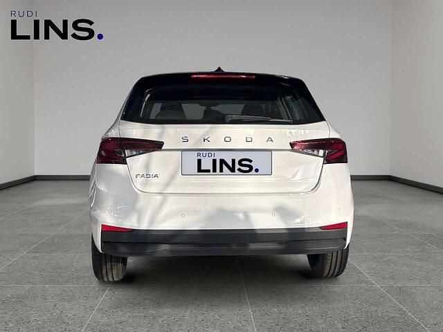 Neu Skoda Fabia Essence 80 PS (58 kW) 2026 Weiss  normal Kleinwagen