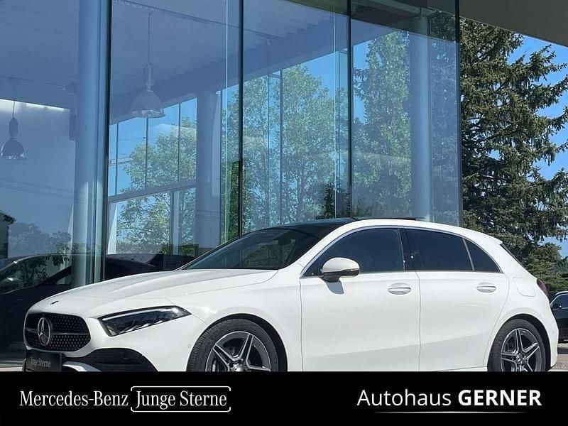 Weiß Gebraucht 2023 Mercedes A180 AMG line Limousine | € 34.900 (Etwas zu teuer) - Bild 1/4