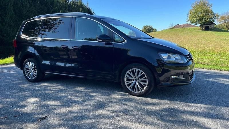 Schwarz Gebraucht 2011 VW Sharan Highline Van / Kleinbus | € 9.490 (Fairer Preis) - Bild 1/4