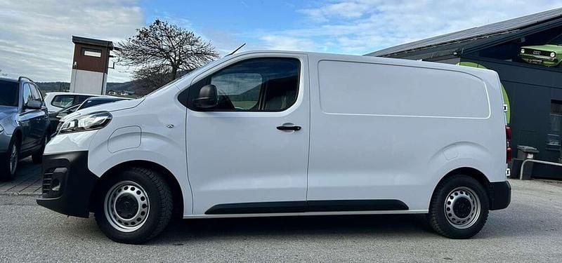 Gebraucht Opel Vivaro-e Combi Selection 100 kW (136 PS) 2023 Weiß Van