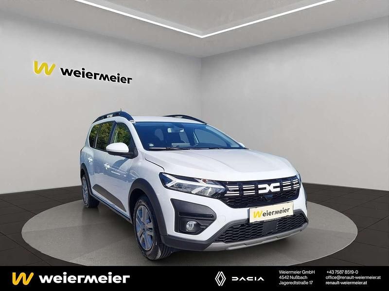 Gebraucht Dacia Jogger Expression 110 PS (80 kW) 2023 Weiß Van / Kleinbus