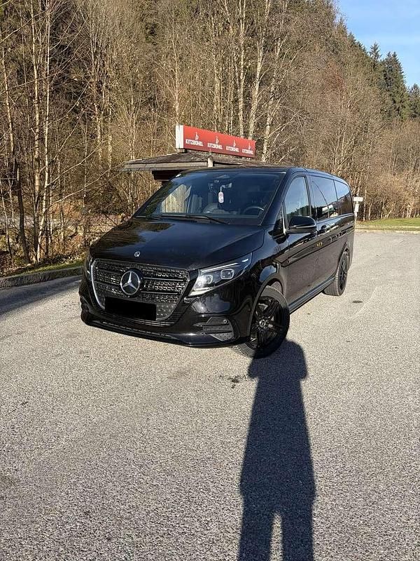 Gebraucht Mercedes V300 Exclusive 237 PS (174 kW) 2024 Schwarz Van / Kleinbus