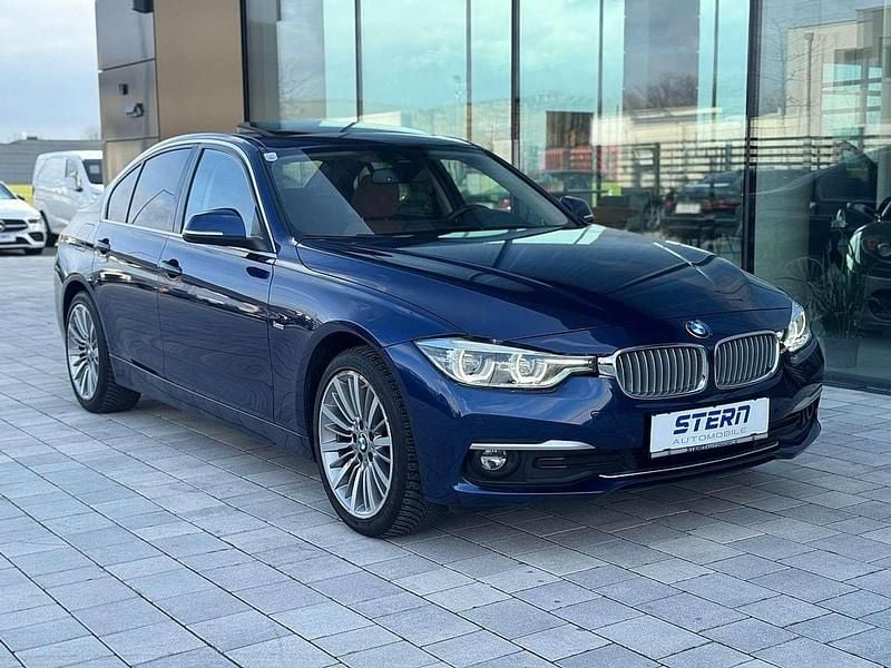 Blau Gebraucht 2019 BMW 320 Luxury Line Limousine | € 28.490 (Superpreis) - Bild 1/4