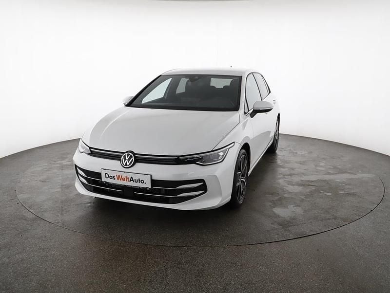Weiss metallicperleffekt Gebraucht 2024 VW Golf VIII | € 25.990 (Guter Preis) - Bild 1/4