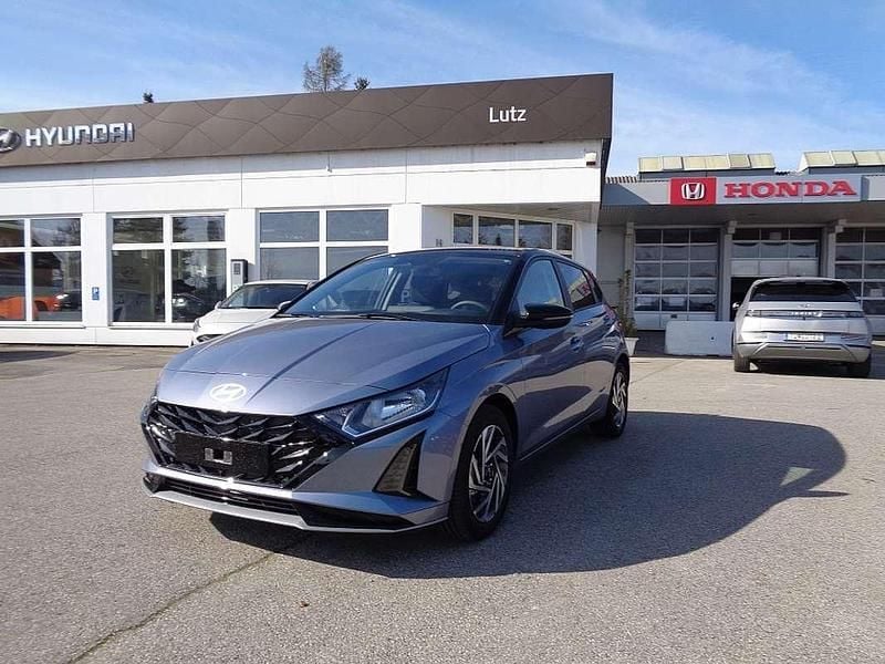 Grau Gebraucht 2024 Hyundai i20 Limousine | € 21.990 (Fairer Preis) - Bild 1/4