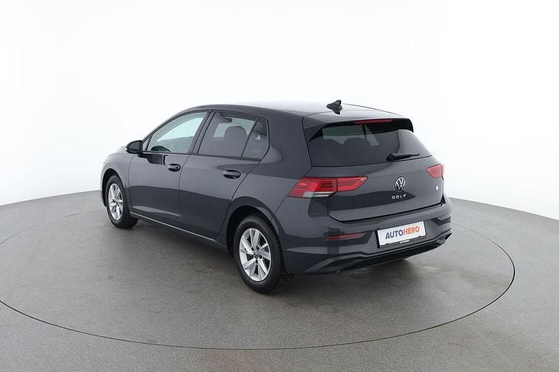 Gebraucht VW Golf VIII Life 110 PS (80 kW) 2024 Grau Limousine