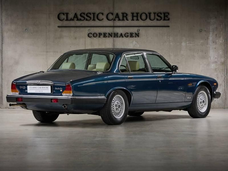 Gebraucht Daimler Double Six Serie 1 311 PS (228 kW) 1993 Blau Limousine