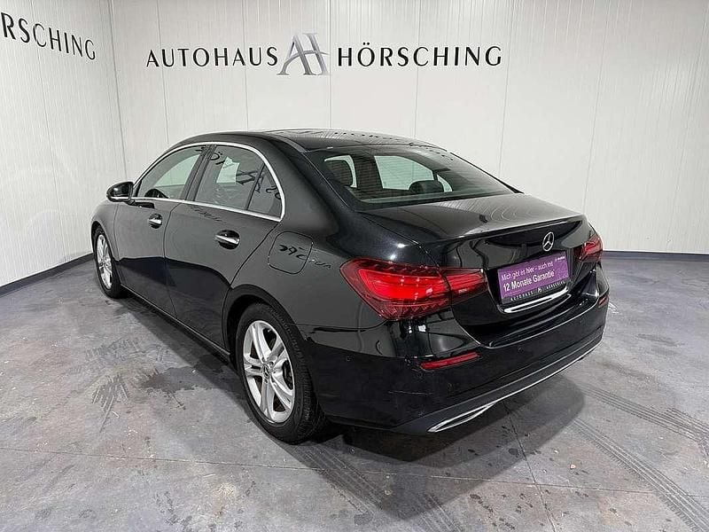 Gebraucht Mercedes A180 136 PS (100 kW) 2023 Schwarz Limousine
