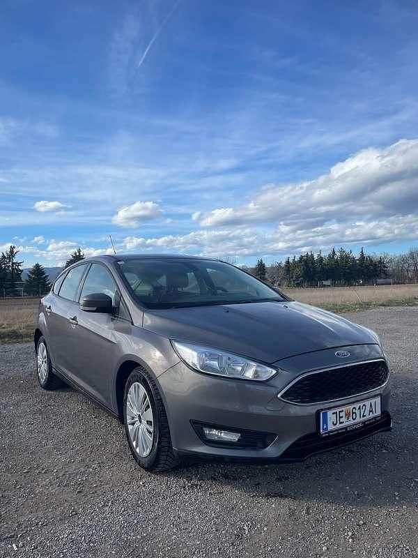 Gebraucht 2015 Ford Focus Trend Limousine | € 6.250 (Teuer) - Bild 1/4