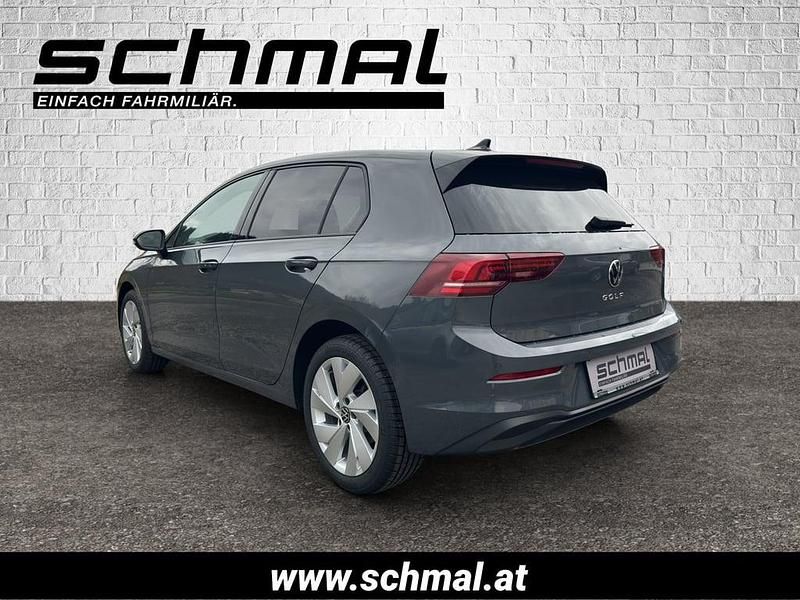 Neu VW Golf VIII 115 PS (84 kW) 2026 Mittelgrau  metallic