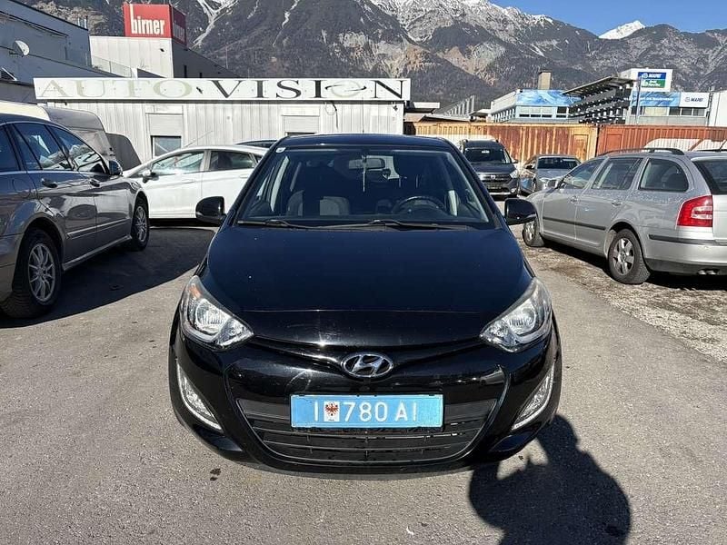 Gebraucht Hyundai i20 Classic 86 PS (63 kW) 2014 Schwarz Kleinwagen