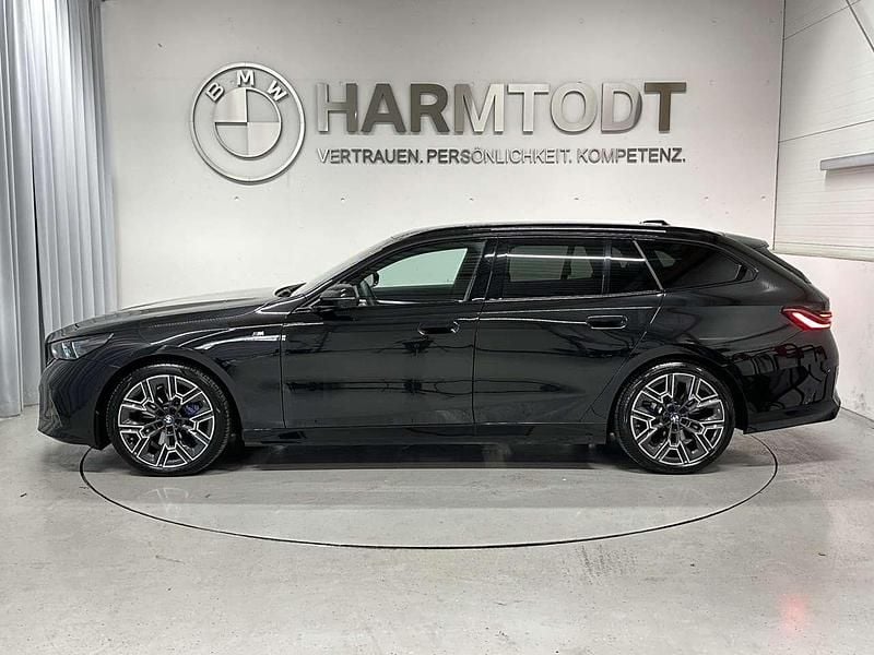 Gebraucht BMW 540 Comfort Edition 303 PS (222 kW) 2025 Schwarz Kombi