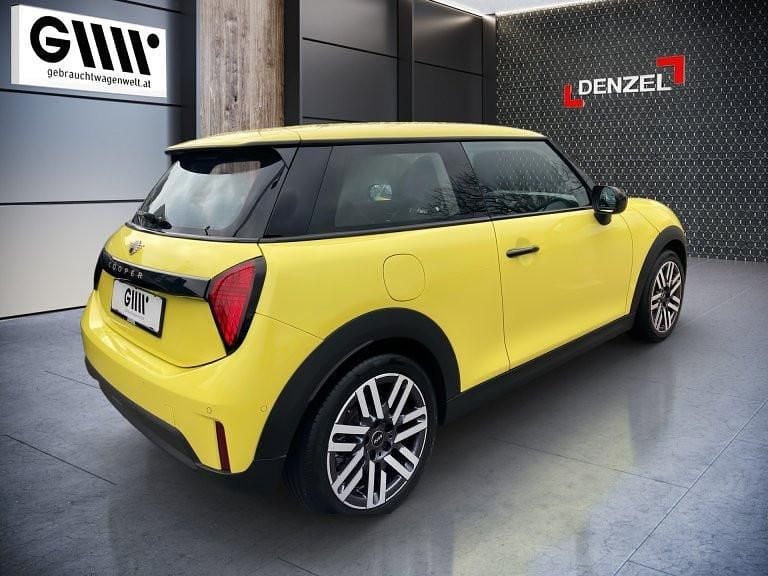 Gebraucht Mini Cooper 114 kW (156 PS) 2025 Gelb Kleinwagen