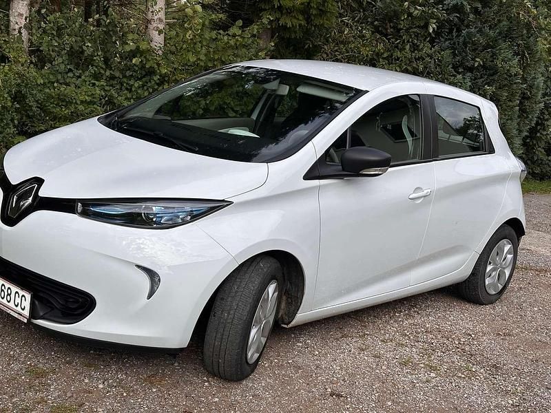 Weiß Gebraucht 2017 Renault Zoe Life Kleinwagen | € 7.950 (Etwas zu teuer) - Bild 1/4