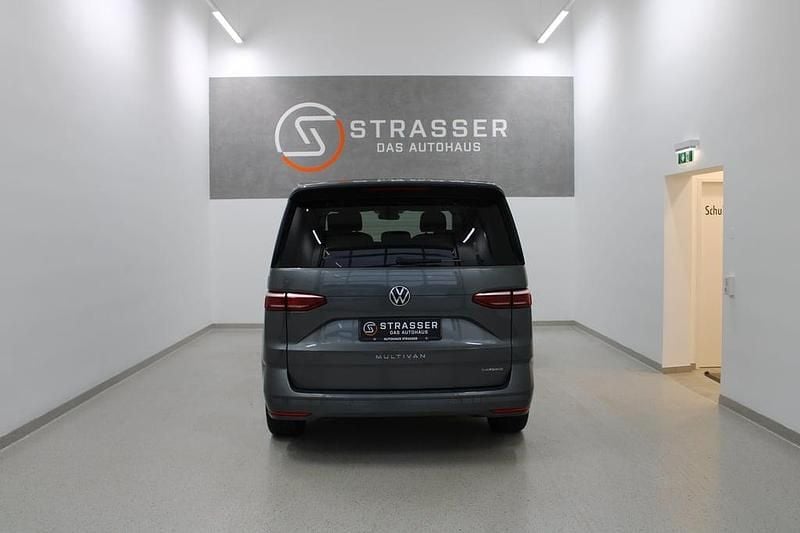 Gebraucht VW Multivan Energetic 218 PS (160 kW) 2022 Mittelgrau  metallic Van