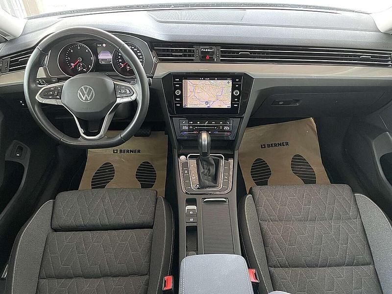 Gebraucht VW Passat Business 150 PS (110 kW) 2024 Schwarz Kombi