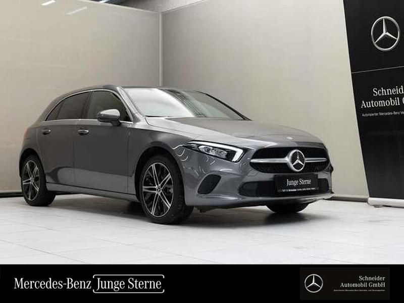 Grau Gebraucht 2023 Mercedes A250 Limousine | € 35.900 (Etwas zu teuer) - Bild 1/3