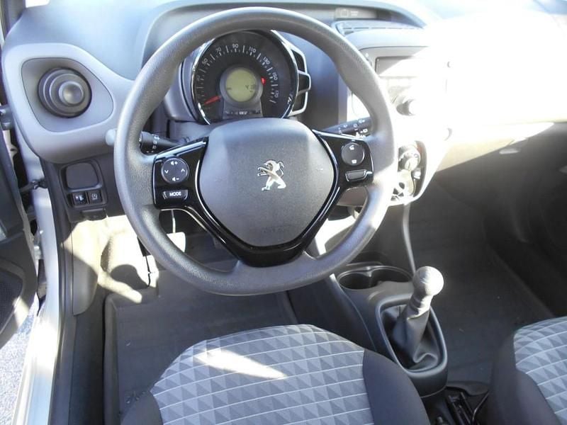 Gebraucht Peugeot 108 Active 72 PS (52 kW) 2020 Kleinwagen