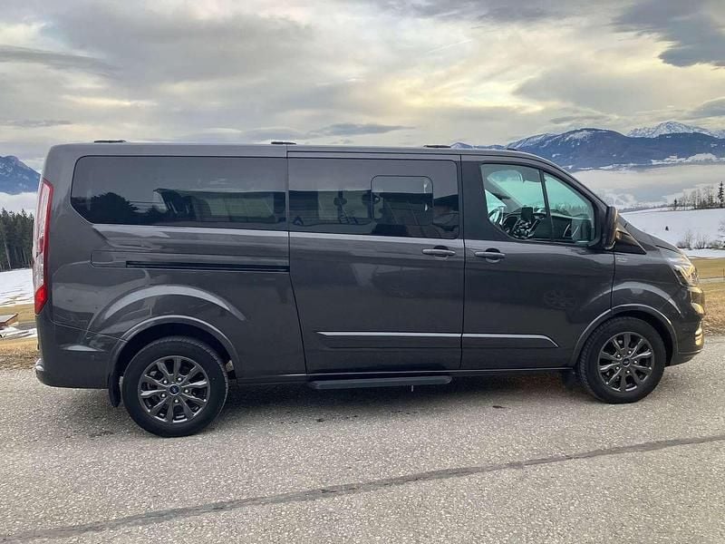 Gebraucht Ford Tourneo Custom Titanium X 170 PS (125 kW) 2022 Grau Van