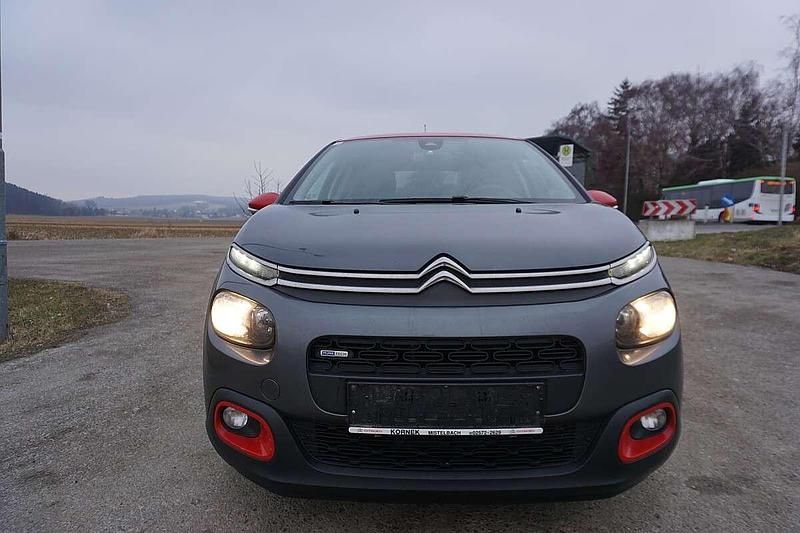 Grau Gebraucht 2017 Citroën C3 PureTech Limousine | € 5.290 (Fairer Preis) - Bild 1/4