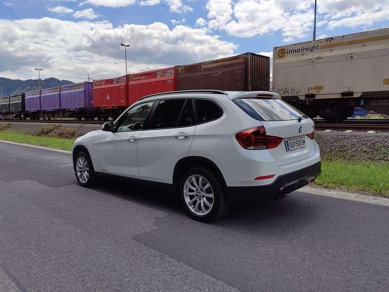 Gebraucht BMW X1 Sport Line 143 PS (105 kW) 2012 Weiß SUV