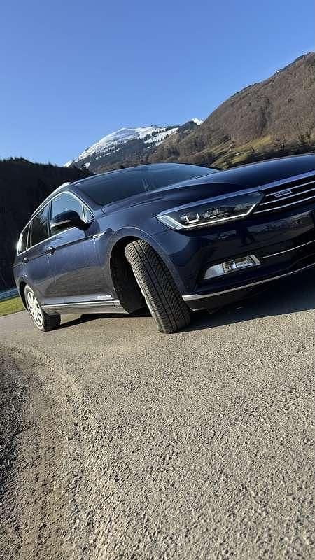 Gebraucht VW Passat Highline 150 PS (110 kW) 2017 Blau Kombi