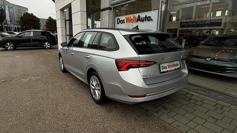 Gebraucht Skoda Octavia Active 150 PS (110 kW) 2022 Silber  metallic Kombi