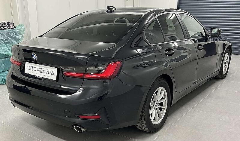 Gebraucht BMW 318 Advantage 150 PS (110 kW) 2019 Schwarz Limousine