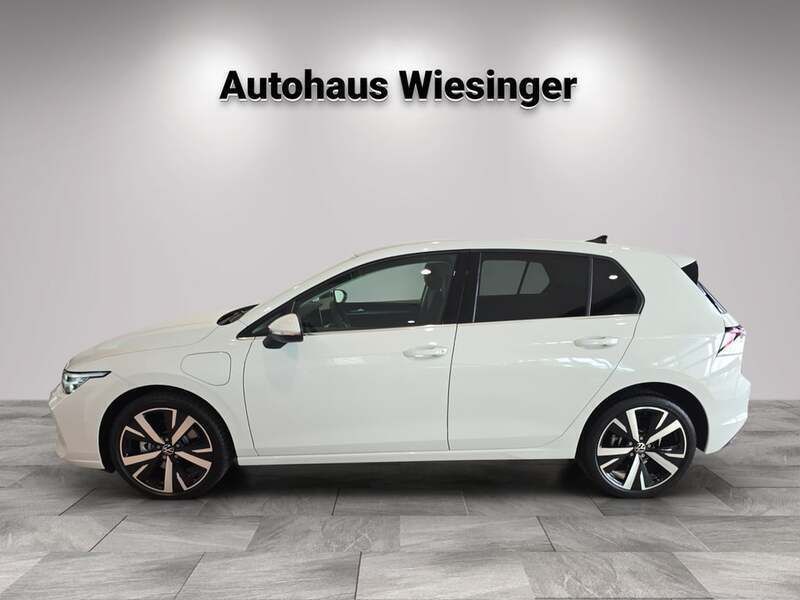 Gebraucht VW Golf VIII Style 204 PS (150 kW) 2024 Weiss  normal Limousine