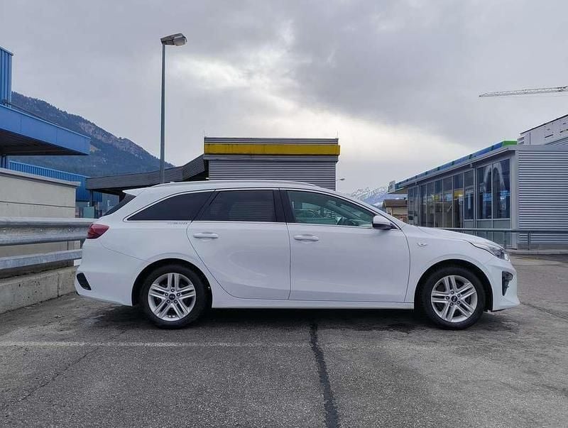 Gebraucht Kia Ceed Sportswagon Silver 99 PS (72 kW) 2020 Weiß Kombi