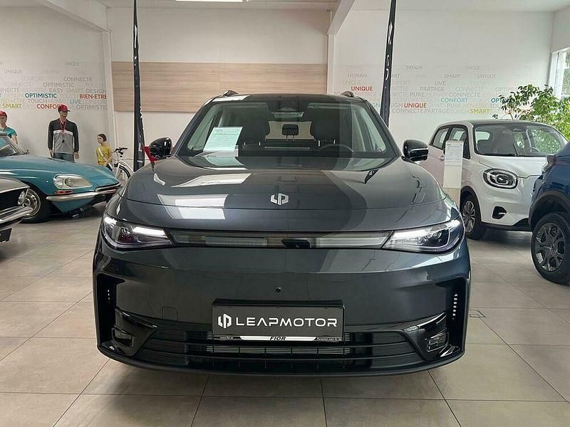 Neu Leapmotor C10 218 PS (160 kW) 2025 SUV