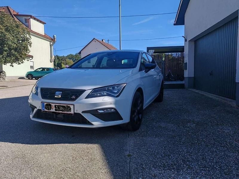 Gebraucht Seat Leon Black Edition 131 PS (96 kW) 2020 Weiß Limousine