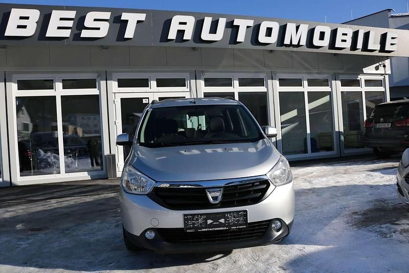 Grau Gebraucht 2013 Dacia Lodgy Ambiance Van / Kleinbus | € 4.900 (Fairer Preis) - Bild 1/4