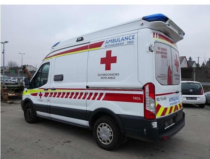 Gebraucht Ford Transit Trend 170 PS (125 kW) 2018 Weiß Limousine